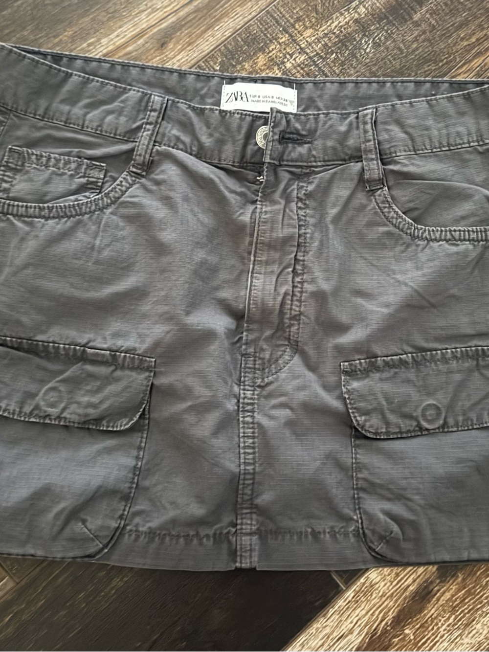 Zara Women’s Cargo Skirt in Charcoal Gray